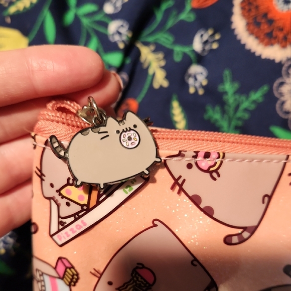 Pusheen Cute Cat Print Pouch - Picture 2 of 2